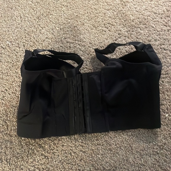 New without tags DEEP CUP BRA HIDE BACK FAT WITH SHAPEWEAR INCORPORATED - Picture 3 of 4